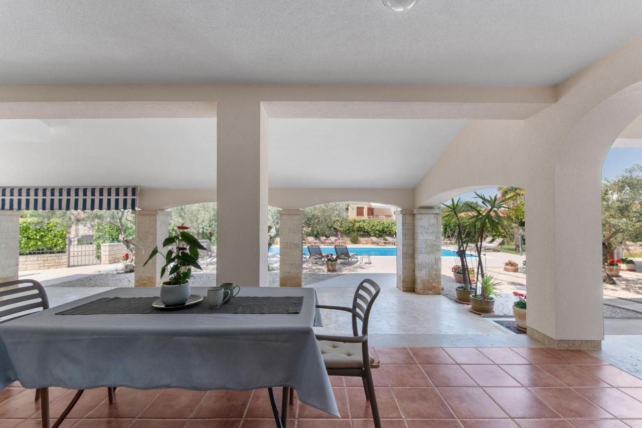 Villa Hope - Apartments With Shared Pool Пореч Экстерьер фото