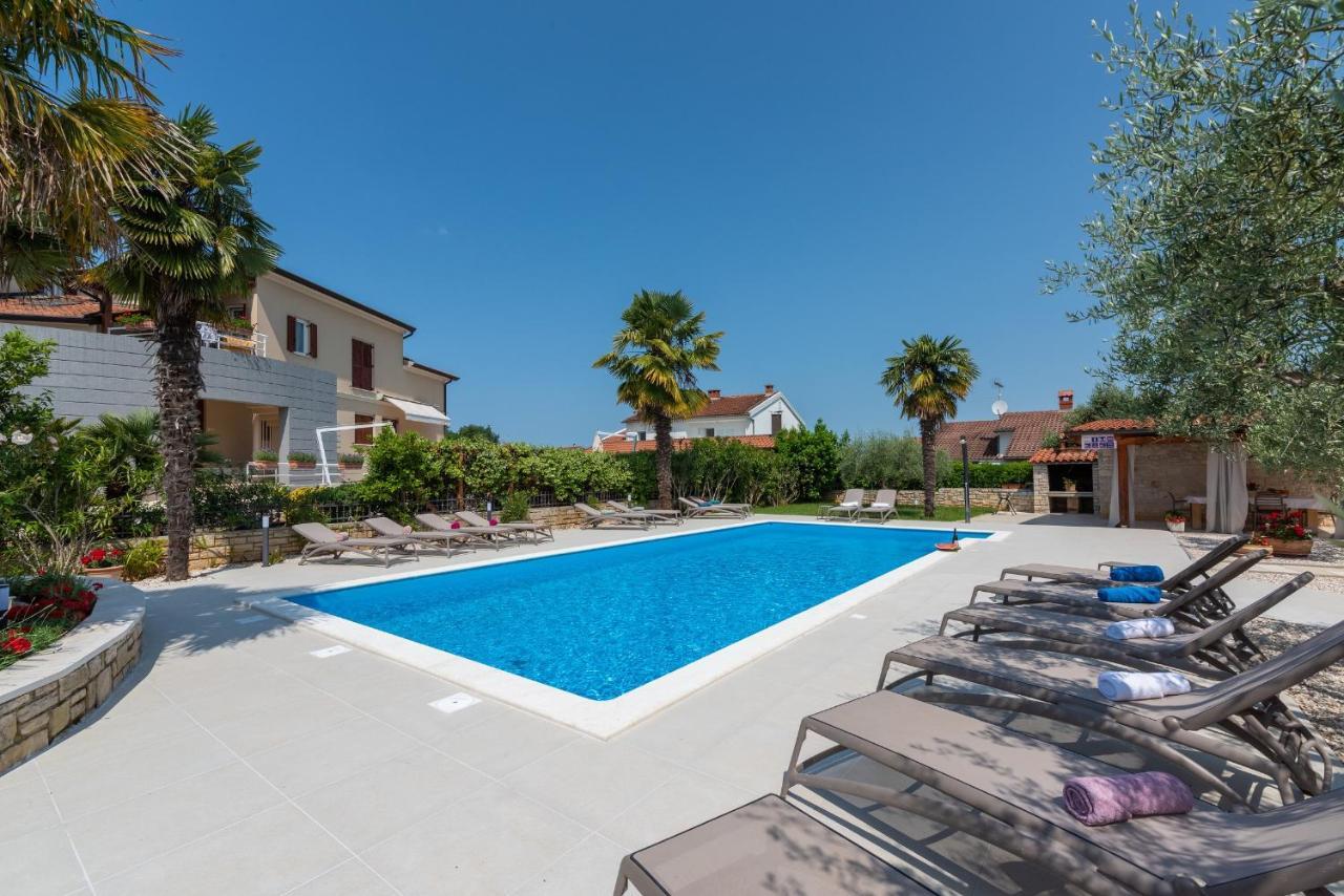 Villa Hope - Apartments With Shared Pool Пореч Экстерьер фото